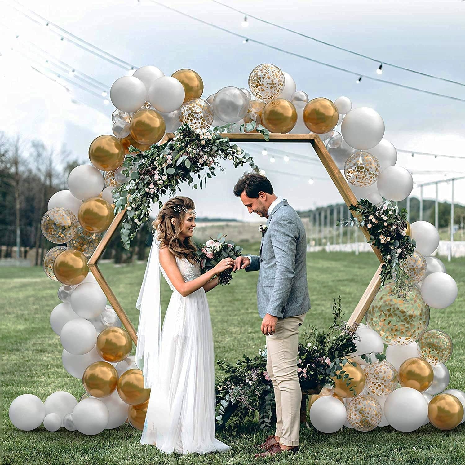 Arche ballon blanc et or mariage