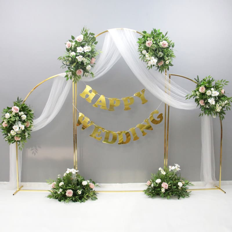 Structure arche mariage doré
