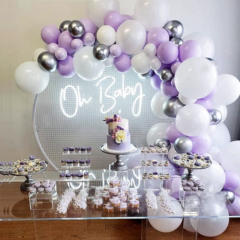 Arche de ballon violet et blanc